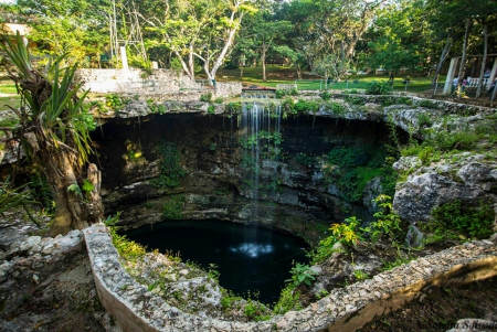 Chichen Itza Cenote Samal Ek Balam