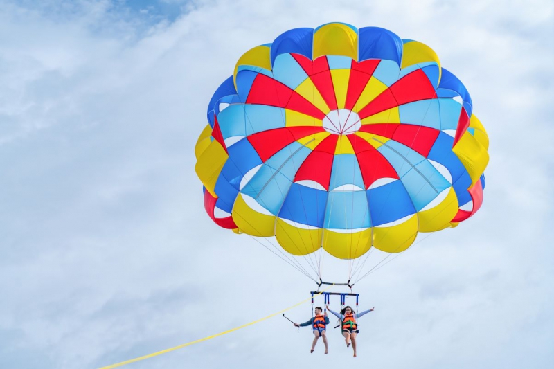 Parasailing in Los Cabos Parasailing in Los Cabos