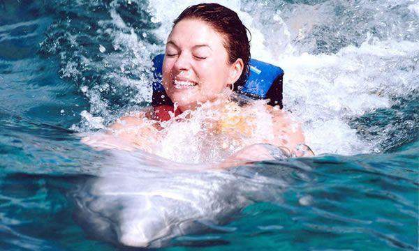 Dolphin Swim Adventure (Dolphin Discovery Puerto Aventuras)
Dolphin Swim Adventure (Dolphin Discovery Puerto Aventuras)