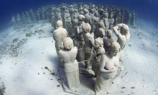 Underwater Museum-Diving for Certified Divers Underwater Museum-Diving for Certified Divers