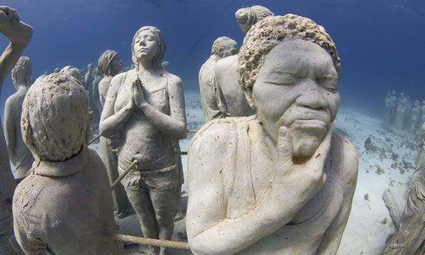 Underwater Museum-Diving for Certified Divers Underwater Museum-Diving for Certified Divers