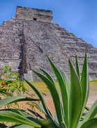 Chichen Itzá by Cancun Bay