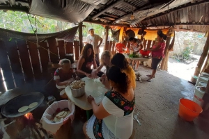 Comunidad Maya y Cenote