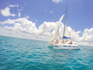 Luxury Sailing & Snorkeling (Isla Mujeres)