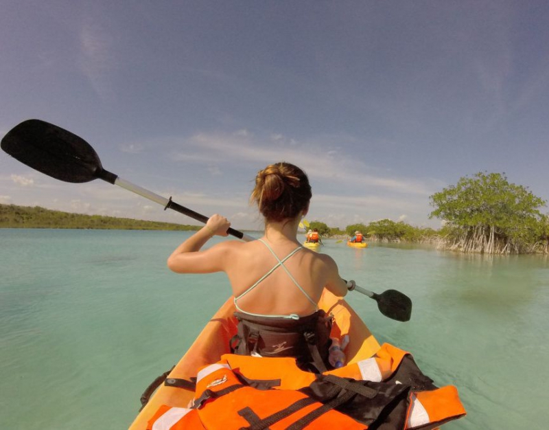 Private Kayak in the Bacalar lagoon 