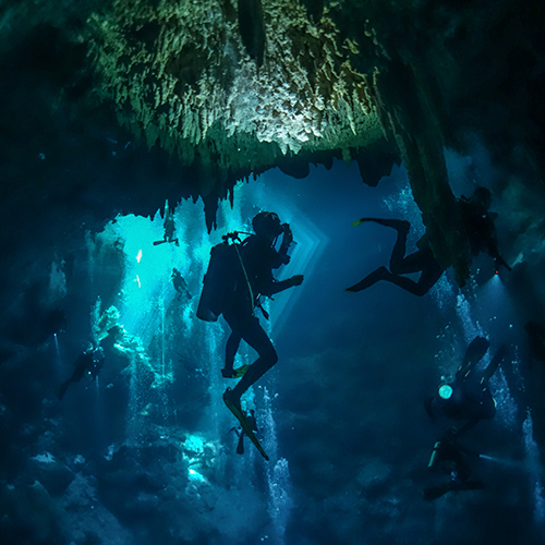 Diving in caverns "Cenote" (Certified divers)