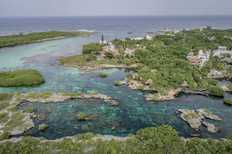 Cenote & Paradise Lagoon