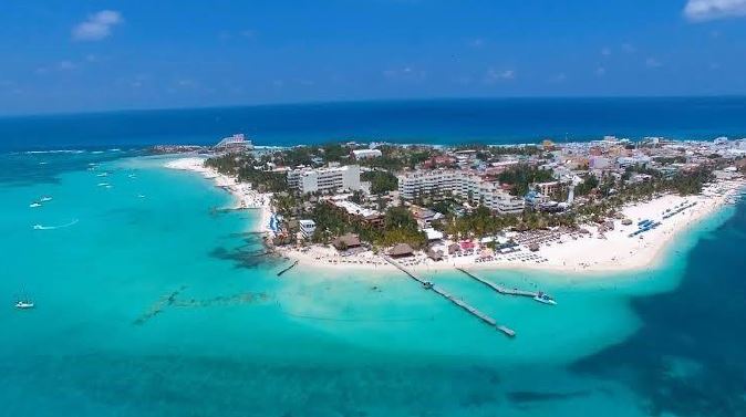 Tour Isla Mujeres or Cancun Hotel Zone by Helicopter