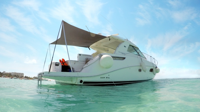 Luxury Yacht Charter 