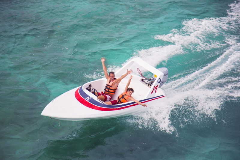 Speed Boat & Camel Caravan